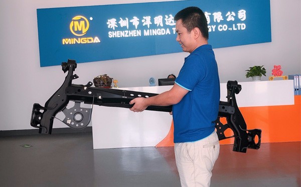 重磅新聞：洋明達(dá)3D打印機(jī)MD-666 1:1打印汽車保險(xiǎn)杠，無縫組裝，模擬真實(shí)場景
